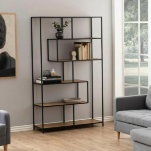 ספרייה מעץ ומתכת עם מדפים פתוחים